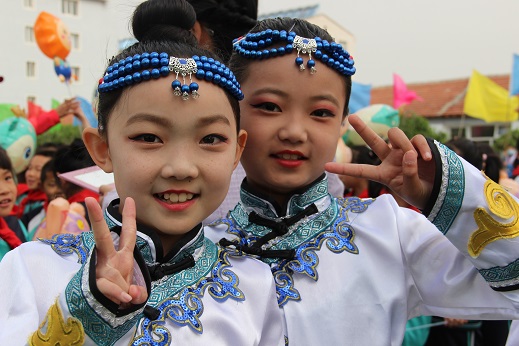 張北縣九卜樹小學舉行“展雙減碩果，迎多彩六一”文藝匯演活動